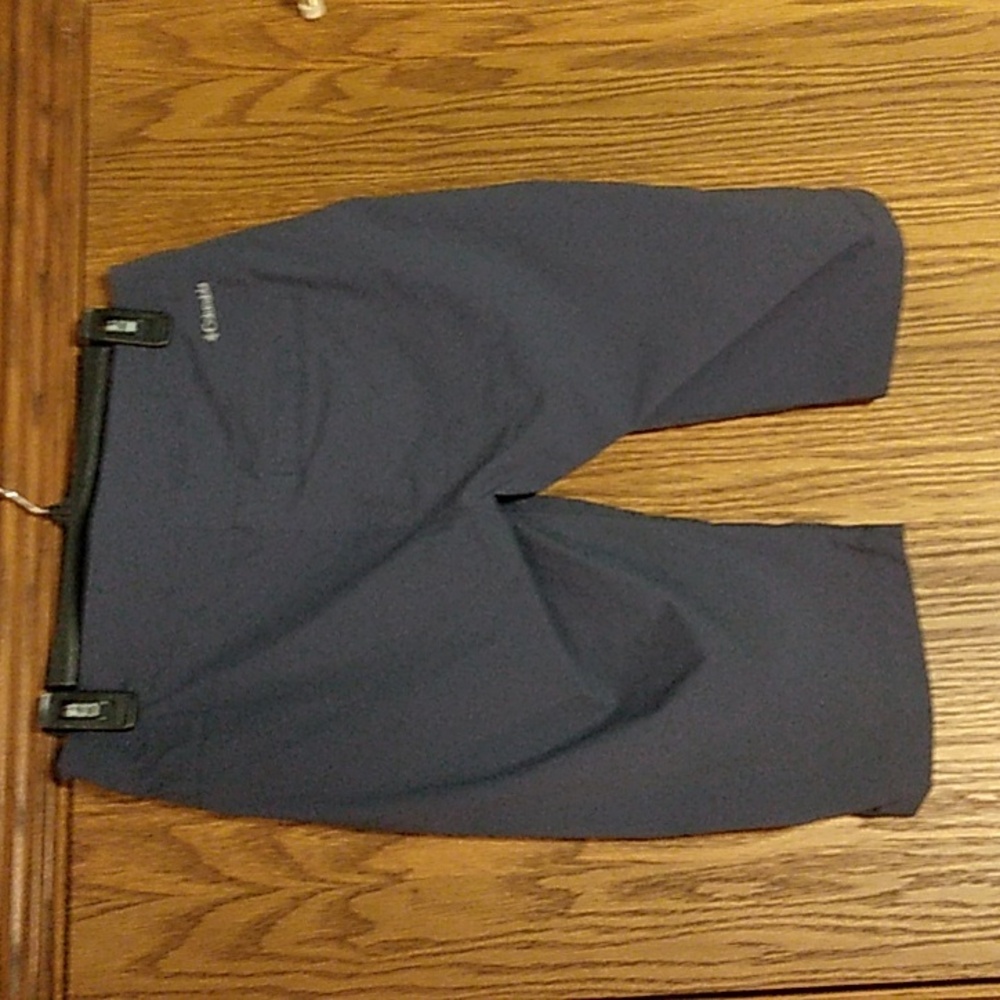 Women's Columbia Bermuda Active Shorts/Capri - Picture 4 of 7